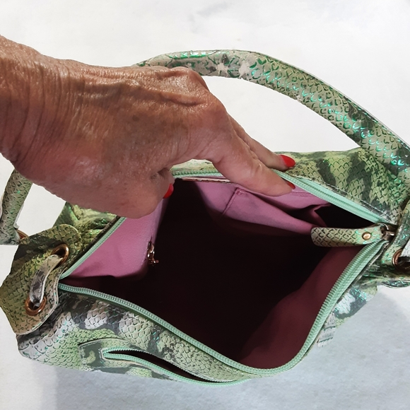 Joan Rivers Faux Green Metallic Python Shoulder Bag VTG - Picture 8 of 9